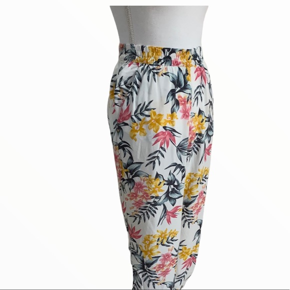 H&M BOHO BAGGY LOOSE FIT FLORAL TROPICAL PATTERN PULL ON ANKLE PANTS - Picture 5 of 8